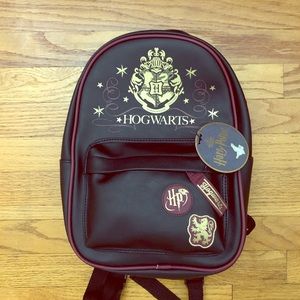 Hogwarts Backpack NEVER WORN TAGS STILL ON!